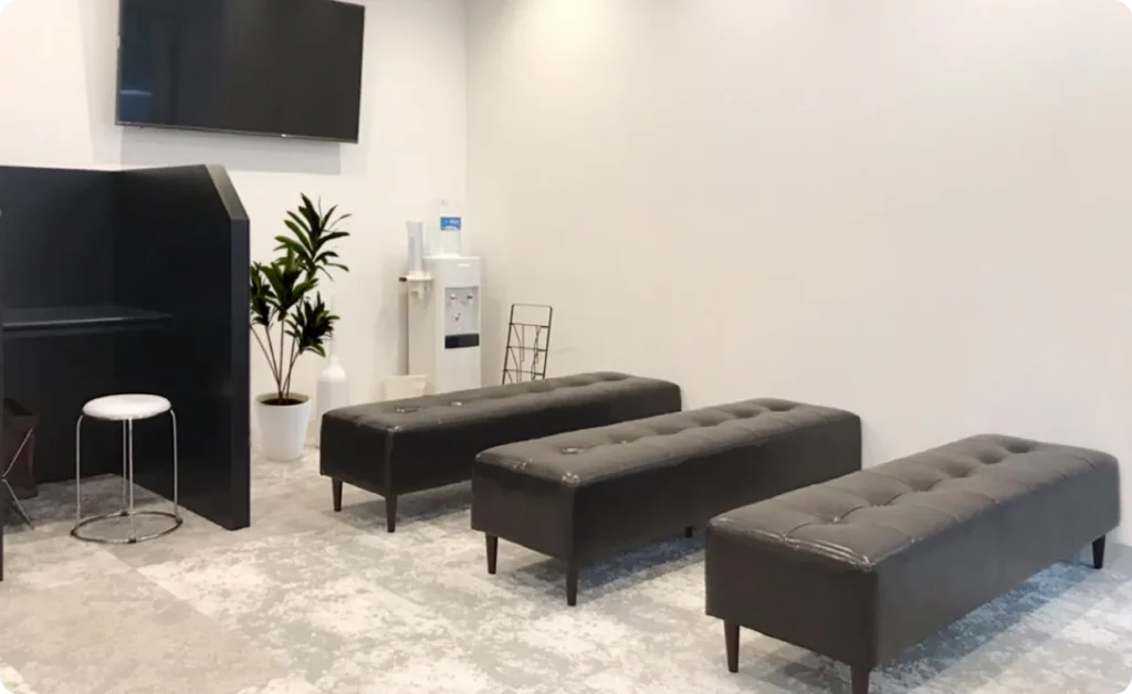 Men's Rize Ginza Clinic waiting room