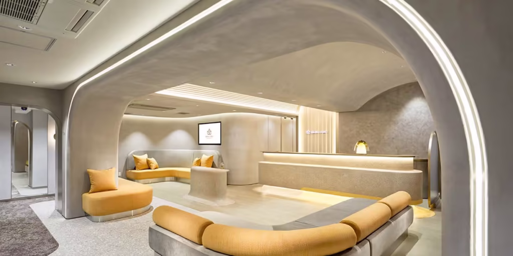 Inside Regina Clinic Ginza